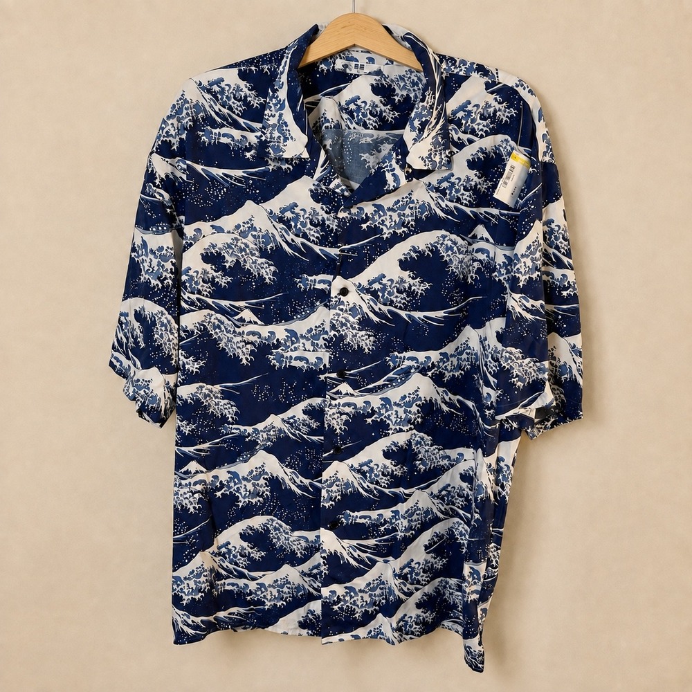 Uniqlo Hokusai Blue Great Wave Print Rayon Short Sleeve Button Up Shirt L 474544
